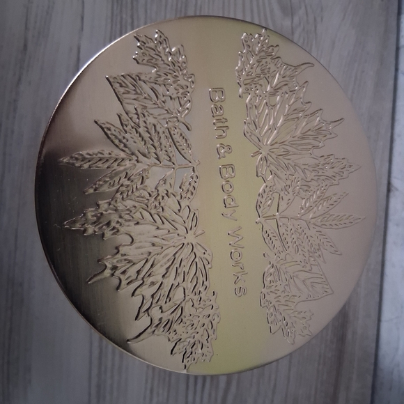 Bath & Body Works FLANNEL 3-Wick Candle 14.5oz. Bergamot, Mahogany, Musk NEW! - Picture 2 of 4